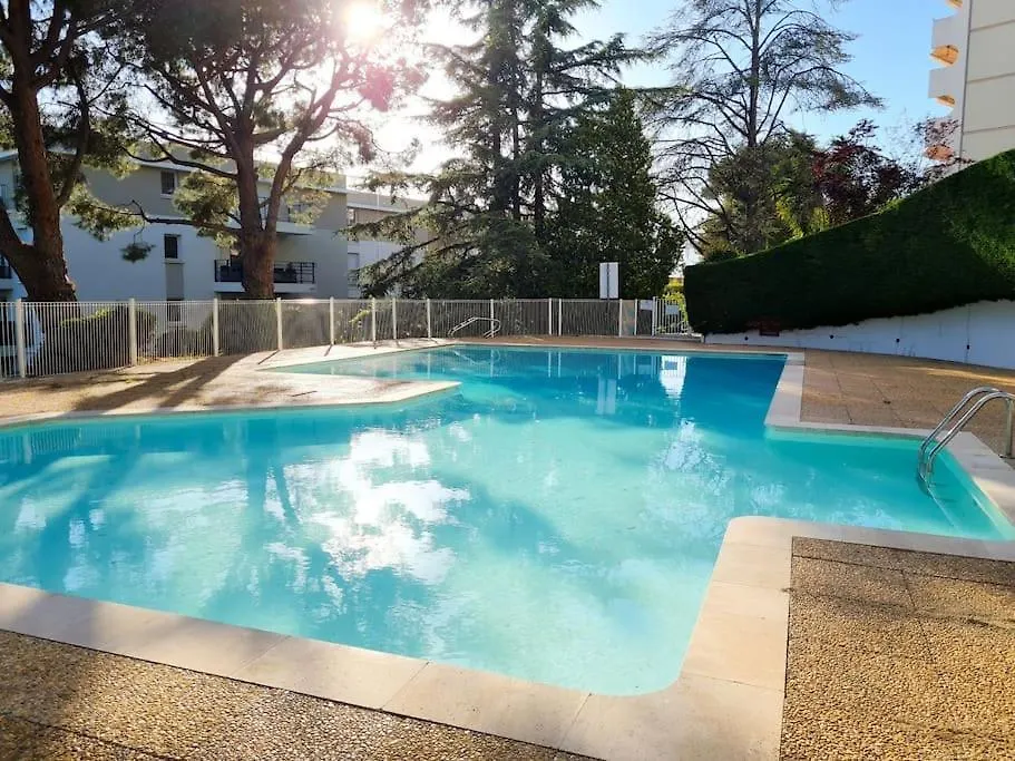 Appartement Avec Terrasse Et Piscine Nice France